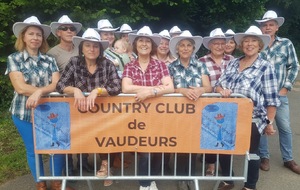 La Country reprendra le 6 septembre pour les réinscriptions de nos adhérents, afin de  se  remettre en jambes  en dansant sur nos danses préférées! Les cours reprendront le vendredi 13 septembre 2024. 