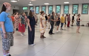 Une soirée de "danse en ligne" pour 45 danseurs enchantés ! Merci à Céline Quoy.