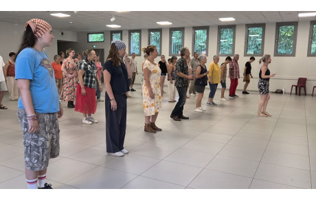 Une soirée de "danse en ligne" pour 45 danseurs enchantés ! Merci à Céline Quoy.